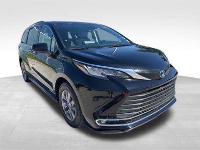 Used 2021 Toyota Sienna XLE