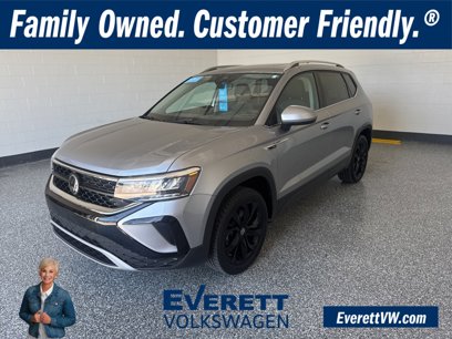 Certified 2024 Volkswagen Taos SE w/ Panoramic Sunroof Package