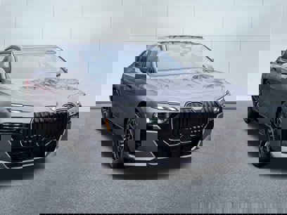 New 2025 BMW 740i xDrive w/ Premium Package