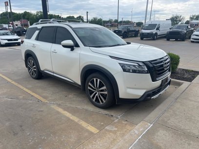 Used 2023 Nissan Pathfinder Platinum w/ Black Appearance Package