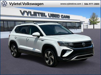 Used 2023 Volkswagen Taos SE w/ Panoramic Sunroof Package