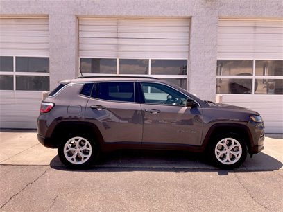 Used 2024 Jeep Compass Latitude