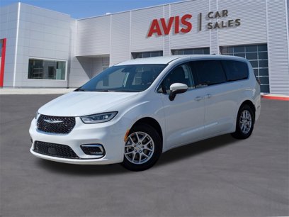 Used 2023 Chrysler Pacifica Touring-L