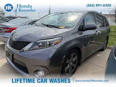 Used 2017 Toyota Sienna SE