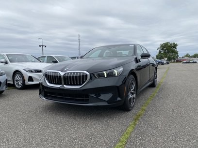 New 2026 BMW 530i xDrive w/ Premium Package