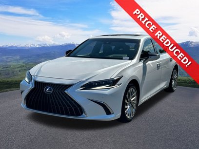 Used 2022 Lexus ES 300h w/ Luxury Package