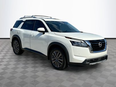 Used 2023 Nissan Pathfinder SL w/ SL Premium Package