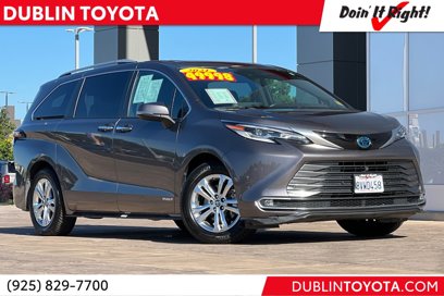 Certified 2021 Toyota Sienna Platinum