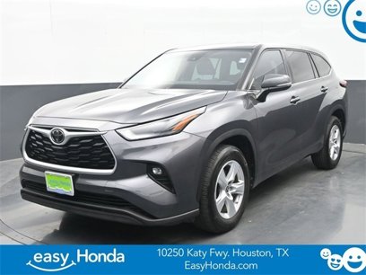 Used 2022 Toyota Highlander LE