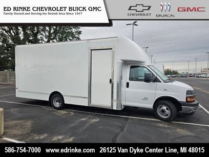 New 2022 Chevrolet Express 4500 Extended w/ Power Convenience Package