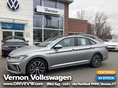 Certified 2025 Volkswagen Jetta SE w/ Sunroof Package