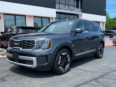 Used 2023 Kia Telluride S w/ S Sunroof Package