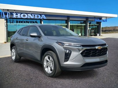 Used 2024 Chevrolet Trax LS w/ LS Convenience Package