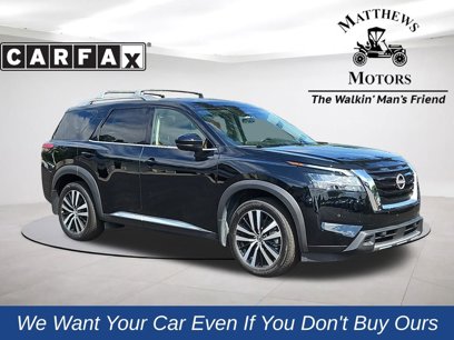 Used 2024 Nissan Pathfinder Platinum w/ Cargo Package