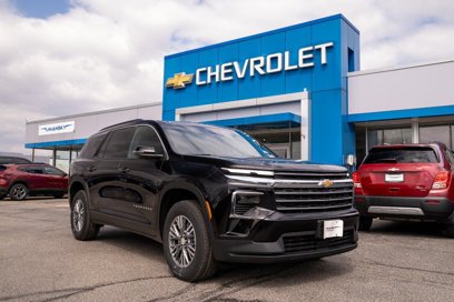 New 2025 Chevrolet Traverse LT