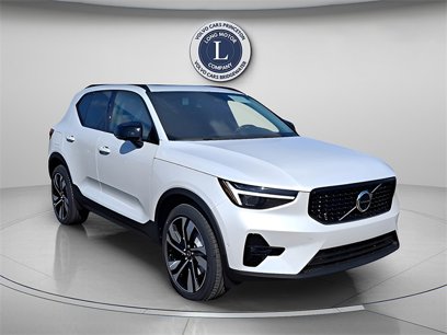 New 2025 Volvo XC40 B5 Plus w/ Protection Package Premier