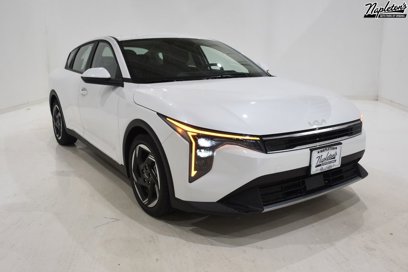 New 2025 Kia K4 EX