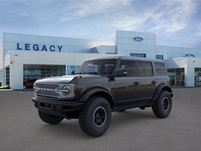 New 2025 Ford Bronco Badlands w/ Sasquatch Package