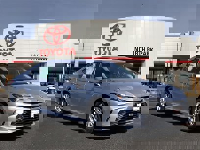 New 2025 Toyota Camry LE