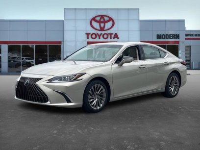 Used 2024 Lexus ES 300h w/ Luxury Package