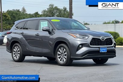 Used 2024 Toyota Highlander LE
