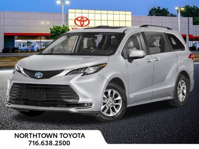 New 2025 Toyota Sienna XLE