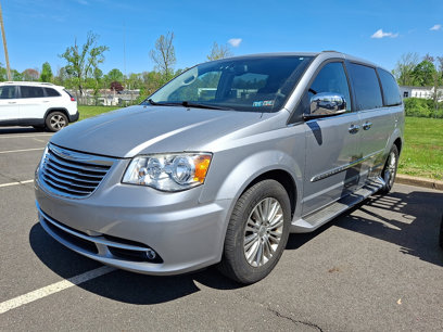 Used 2015 Chrysler Town & Country Touring-L w/ Driver Convenience Group