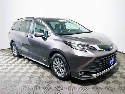 Certified 2021 Toyota Sienna XLE