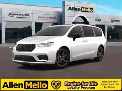 New 2024 Chrysler Pacifica Limited w/ S Appearance Package