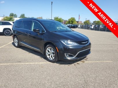 Used 2018 Chrysler Pacifica Touring-L Plus w/ Tire & Wheel Group
