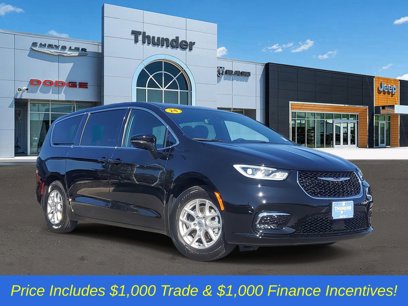 Used 2024 Chrysler Pacifica Touring