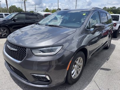 Certified 2022 Chrysler Pacifica Touring-L