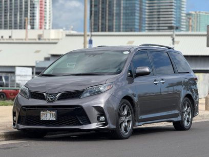 Used 2020 Toyota Sienna SE Premium