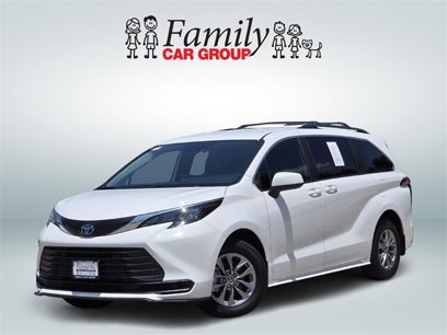 Certified 2025 Toyota Sienna LE