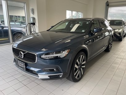 Used 2025 Volvo V90 B6 Cross Country Ultra w/ Climate Package