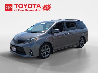 Certified 2019 Toyota Sienna SE Premium w/ Carpet Mat Package