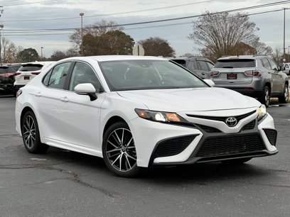 Used 2024 Toyota Camry SE w/ Convenience Package