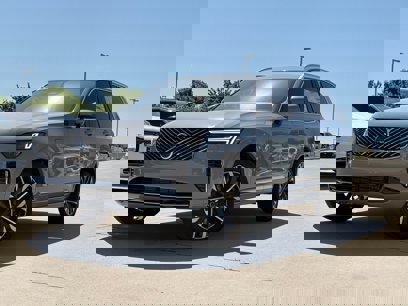 New 2025 Volvo XC90 T8 Plus w/ Protection Package Premier