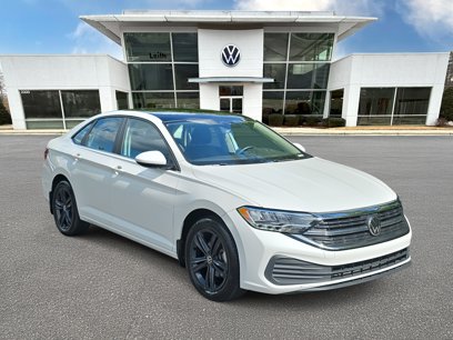 Used 2024 Volkswagen Jetta SE w/ Panoramic Sunroof Package