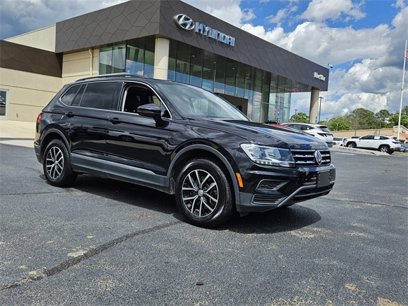Used 2021 Volkswagen Tiguan SE w/ Panoramic Sunroof Package