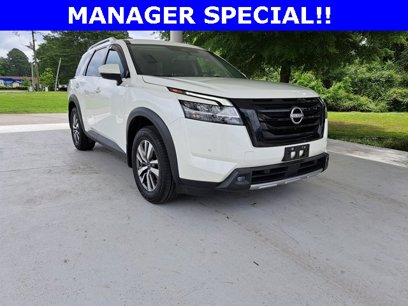 Used 2022 Nissan Pathfinder SL w/ Lighting Package (N92)