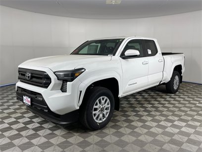 New 2025 Toyota Tacoma SR5