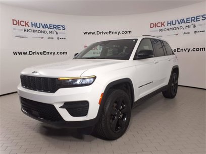 Used 2023 Jeep Grand Cherokee Altitude