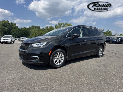 Used 2022 Chrysler Pacifica Touring-L
