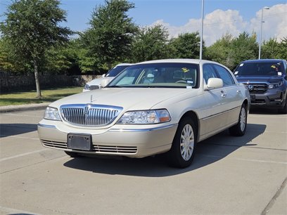 Used 2007 Lincoln Town Car Signature