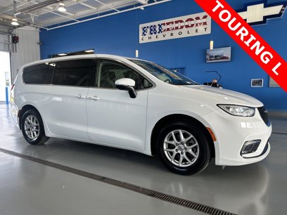 Used 2023 Chrysler Pacifica Touring-L