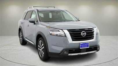 Used 2023 Nissan Pathfinder Platinum w/ Cargo Package