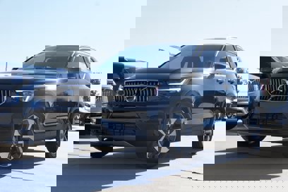 New 2025 Volvo XC40 B5 Core w/ Protection Package Premier