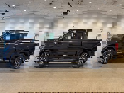 New 2025 GMC Sierra 1500 SLT w/ SLT Premium Plus Package
