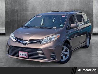 Used 2018 Toyota Sienna LE
